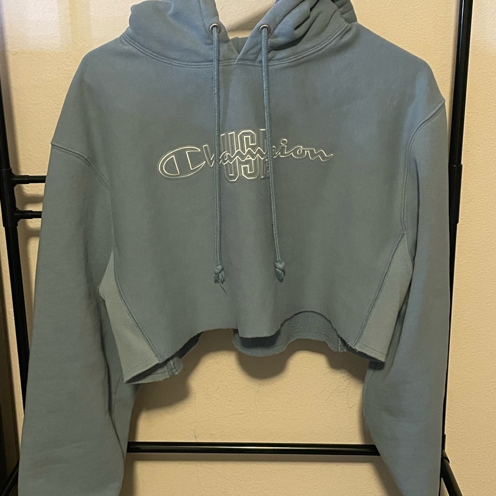 Champion Woman’s Light Blue Cropped Hoodie Sweatshirt, Size S